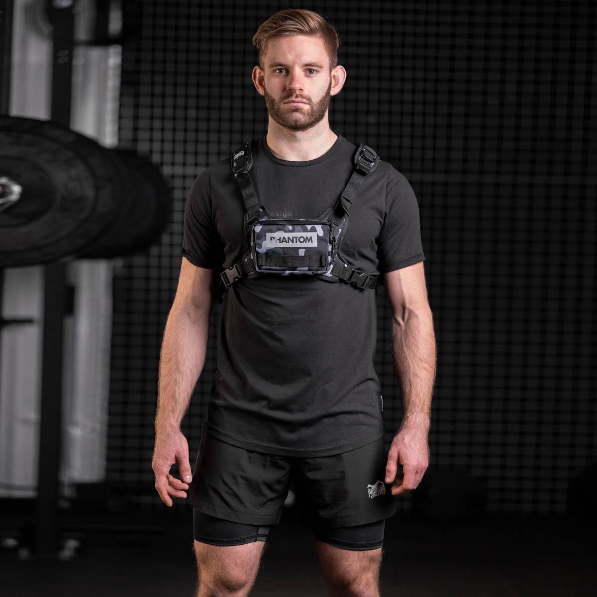 Phantom Fightshort für deinen Kampfsport. Mit integrierter Compressionshose für ultimativen Komfort. Perfekt für MMA, Muay Thai, BJJ, Grappling und Ringertraining.