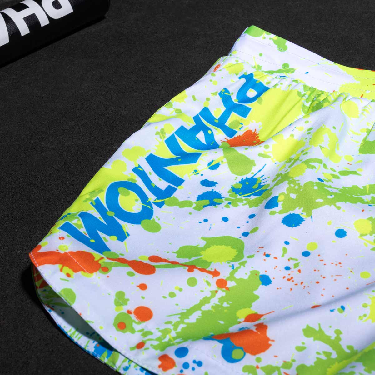 Fightshorts FUSION Splatter  - Weiss/Neon