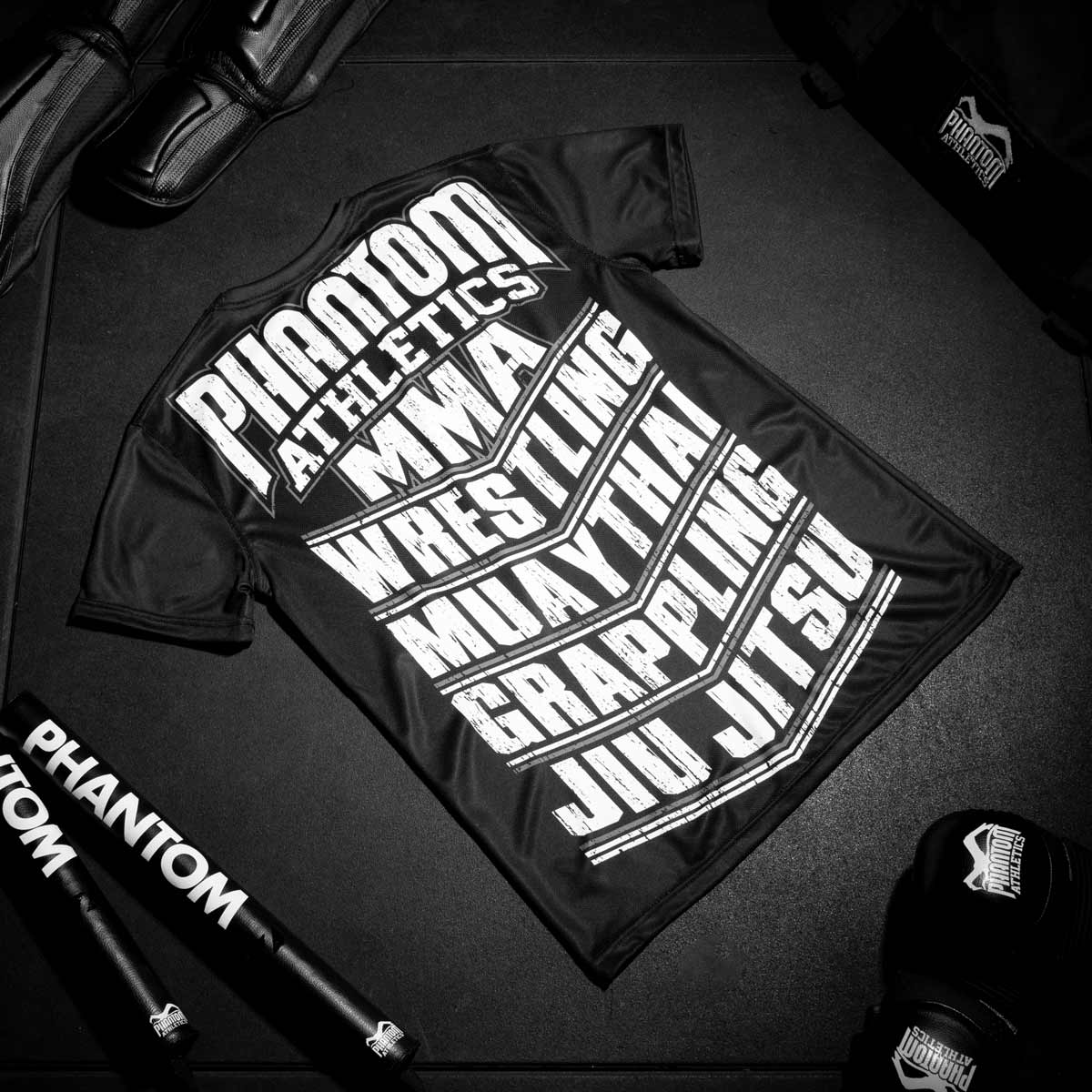 Phantom T-Shirt für alle Kampfsportler. Mit MMA, WRESTLING, MUAY THAI, GRAPPLING, JIU JITSU Schriftzug. Ideal für dein Fight Training.