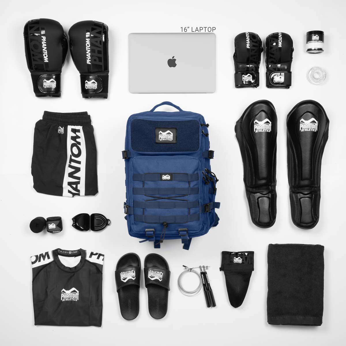 Phantom DELTA Kampfsport Rucksack. Viele Fächer, hochwertigste Verarbeitung und jede Menge Stauraum für MMA, Muay Thai, Kickboxen, BJJ oder Ringertraining. Hier in Stahlblau.