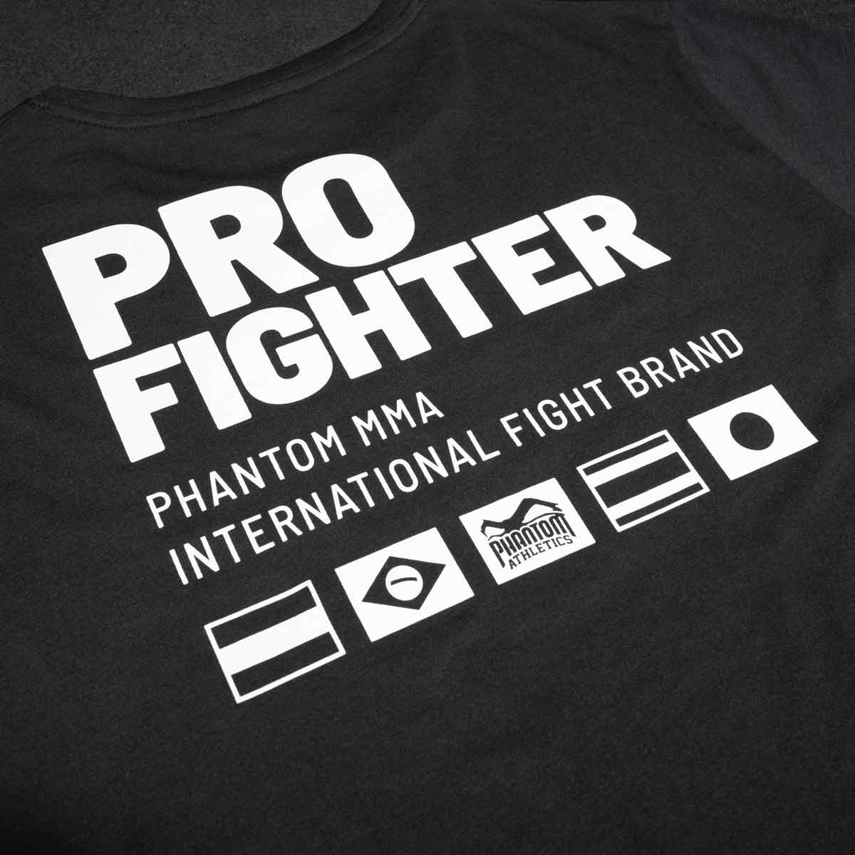 Kinder-T-Shirt Pro Fighter in Schwarz von Phantom Athletics, ideal für junge Athleten. Mit seinem sportlichen Design und der hochwertigen Materialmischung bietet es Komfort und Bewegungsfreiheit für Training und Alltag.