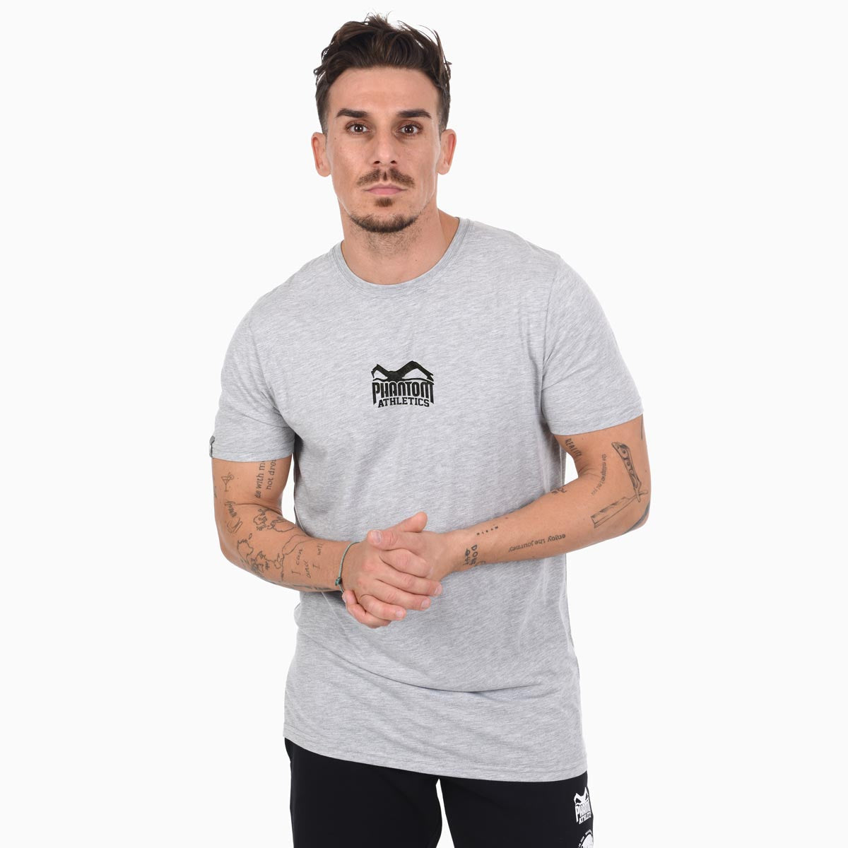 Phantom Athletics Team24 T-Shirt Grau – Dieses vielseitige und stilvolle T-Shirt kombiniert Komfort und Funktionalität. Es bietet eine bequeme Passform und eignet sich perfekt für sportliche Aktivitäten und alltägliche Outfits.