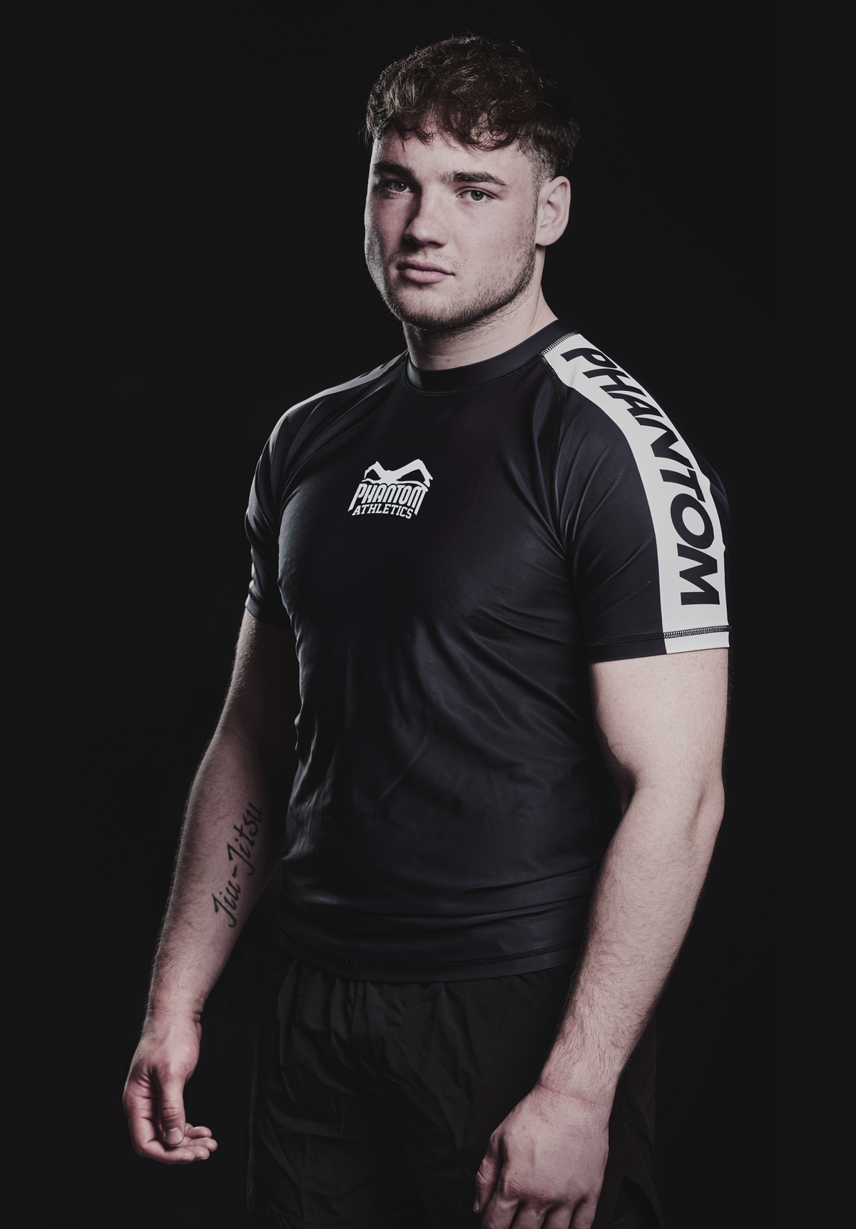 Phantom BJJ Fighter Training mit dem Phantom MMA Apex Rashguard.