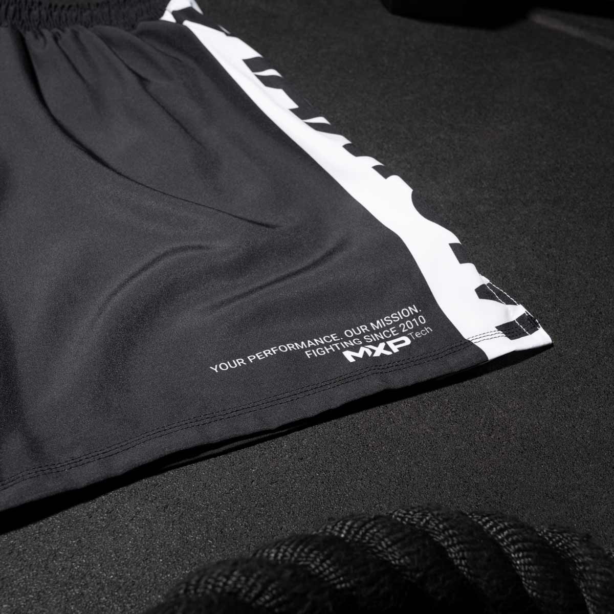 Die Phantom APEX MMA Fightshorts aus neuartigem MXP Material.