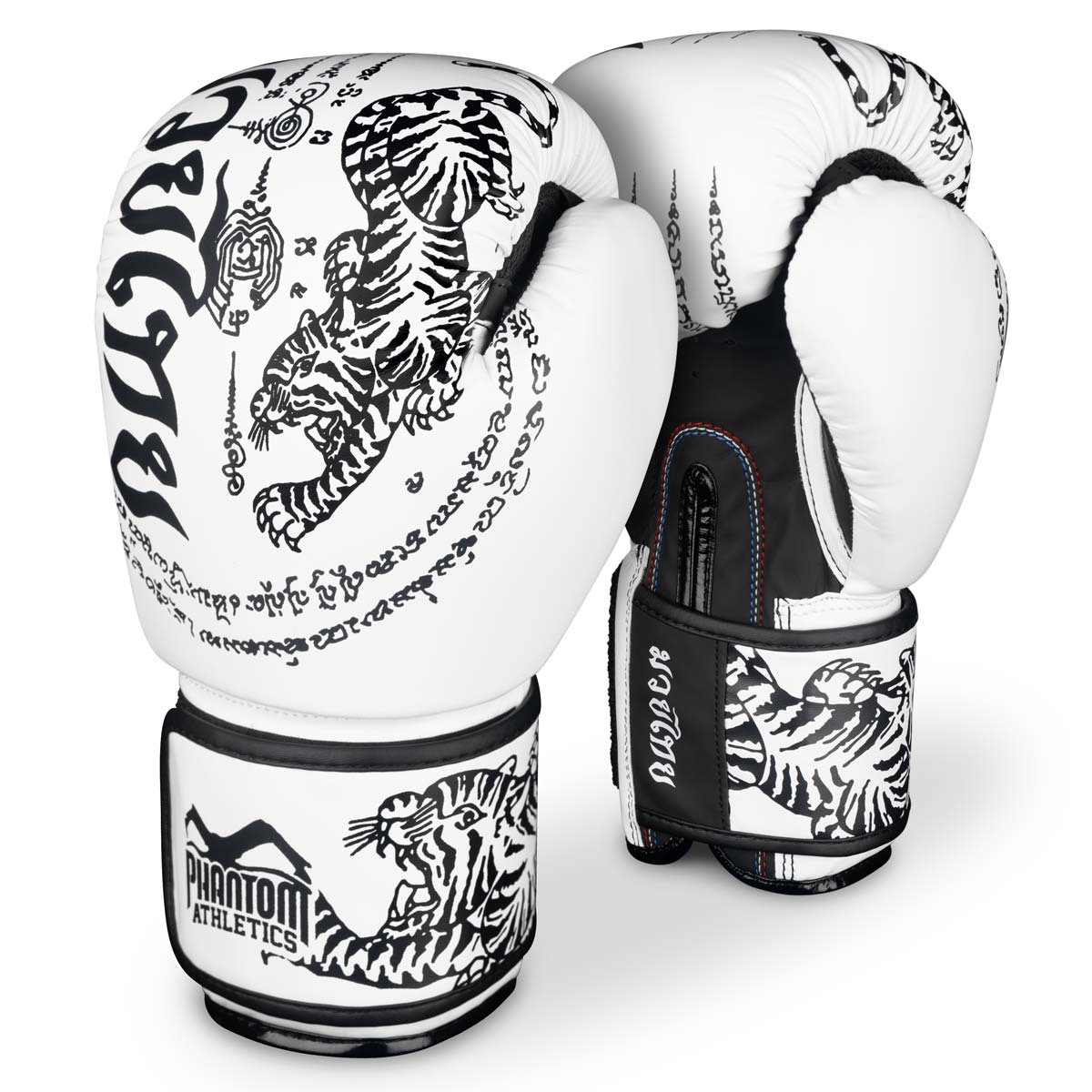 Phantom Muay Thai Boxhandschuhe mit thailändischem Print in Weiss/Schwarz.